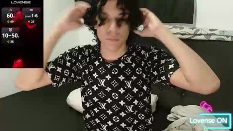 Snapshot of isidroglasc chatting on October 17, 3:10 am Isidro online show from October 17, 3:10 am