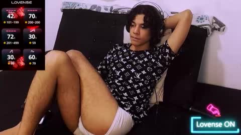 Snapshot of isidroglasc chatting on November 2, 11:07 pm Isidro online show from November 2, 11:07 pm