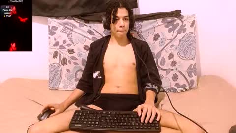 Snapshot of isidroglasc chatting on February 25, 12:31 am Isidro online show from February 25, 12:31 am