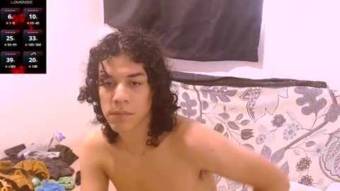Snapshot of isidroglasc chatting on April 2, 10:40 pm Isidro online show from April 2, 10:40 pm
