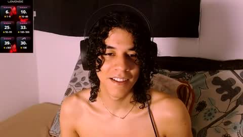 Snapshot of isidroglasc chatting on April 14, 12:16 am Isidro online show from April 14, 12:16 am