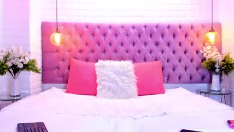 Snapshot of isis_jhempss chatting on October 7, 3:36 am Isis online show from October 7, 3:36 am