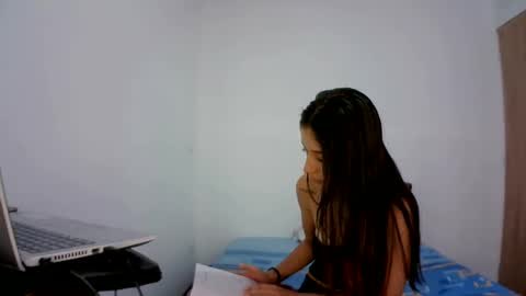 Snapshot of isis_pink chatting on December 28, 7:33 pm Alaya online show from December 28, 7:33 pm