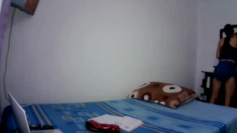 Snapshot of isis_pink chatting on January 5, 4:59 pm Alaya online show from January 5, 4:59 pm