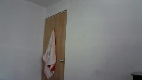 Snapshot of isis_pink chatting on January 26, 1:58 pm Alaya online show from January 26, 1:58 pm