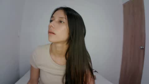 Snapshot of isis_pink chatting on January 30, 3:19 pm Alaya online show from January 30, 3:19 pm
