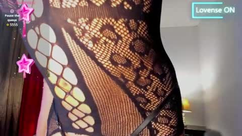 Snapshot of isis_shine chatting on April 6, 12:28 pm isis_shine online show from April 6, 12:28 pm