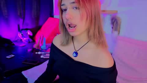 Isisjones18 online show from November 22, 5:12 pm