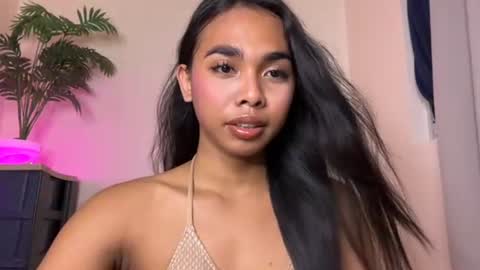 Snapshot of island_girlxxx chatting on July 7, 10:30 am Alona online show from July 7, 10:30 am
