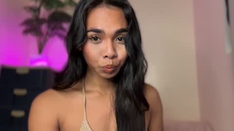 Snapshot of island_girlxxx chatting on July 10, 10:56 pm Alona online show from July 10, 10:56 pm