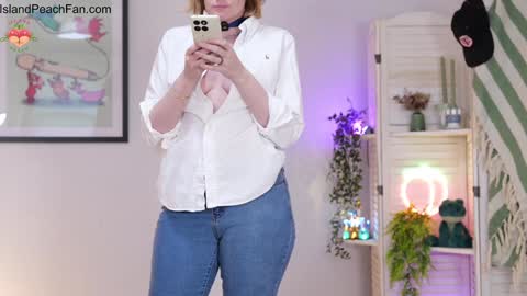 Lou  Peaches online show from March 20, 3:06 pm