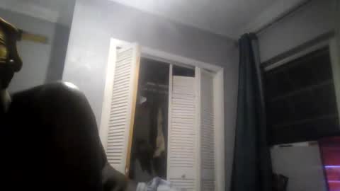 islandbey242 online show from May 18, 3:35 am