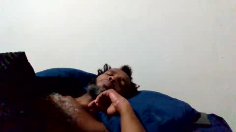 Snapshot of islandmaker chatting on October 12, 11:20 am islandmaker online show from October 12, 11:20 am