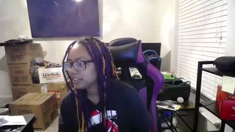 Snapshot of islothonit chatting on April 4, 3:49 am Sharice online show from April 4, 3:49 am