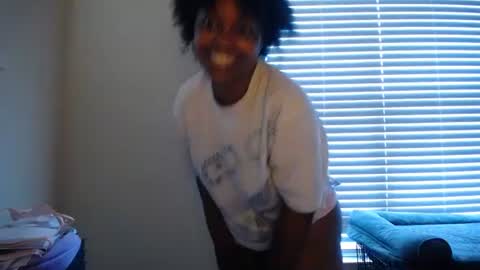 Snapshot of islothonit chatting on June 23, 9:46 pm Sharice online show from June 23, 9:46 pm