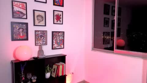 Snapshot of isnotforeveryone chatting on November 11, 12:32 am Julyane online show from November 11, 12:32 am