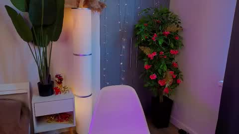 Emilia online show from March 21, 8:19 am