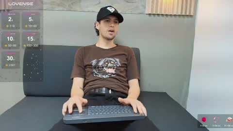 Snapshot of israel_gray chatting on November 11, 12:38 pm Israel online show from November 11, 12:38 pm