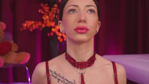 Snapshot of isrubyfever chatting on April 2, 4:43 am isRubyFever online show from April 2, 4:43 am