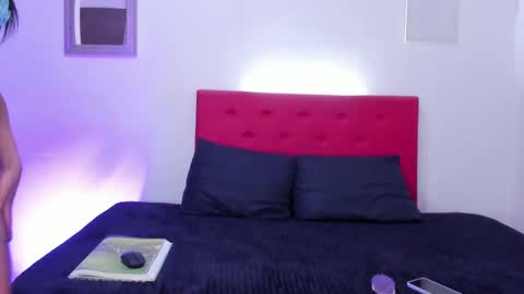 issa_kitty online show from December 12, 6:21 pm