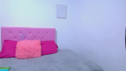 issa_kitty online show from January 30, 6:46 am