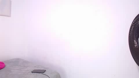issa_kitty online show from February 7, 5:07 pm