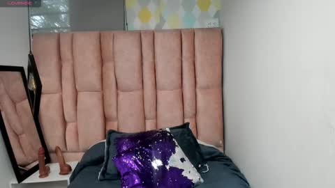 Snapshot of issa_milf__ chatting on February 23, 2:03 pm ISSA MILF online show from February 23, 2:03 pm