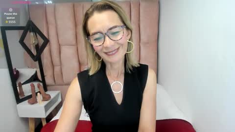 Snapshot of issa_milf__ chatting on March 25, 1:28 pm ISSA MILF online show from March 25, 1:28 pm