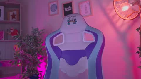 Snapshot of issa_monterrey chatting on February 23, 12:24 pm ISSA online show from February 23, 12:24 pm