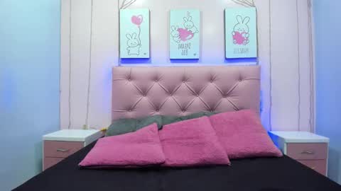 Snapshot of issaa_tyler chatting on October 16, 3:18 am Issa  online show from October 16, 3:18 am