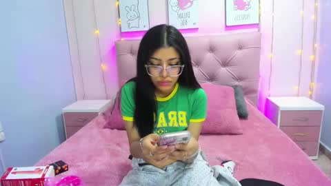 Snapshot of issaa_tyler chatting on October 23, 3:50 am Issa  online show from October 23, 3:50 am