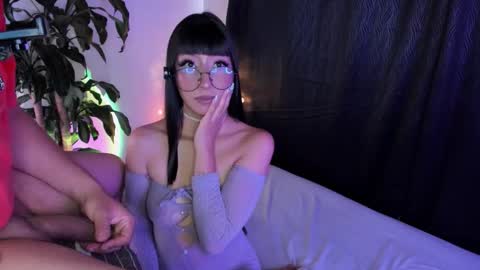 Snapshot of issaandneron_ chatting on May 11, 4:04 pm Issa and Neron online show from May 11, 4:04 pm