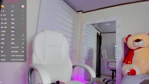 Isa  online show from September 22, 10:45 pm