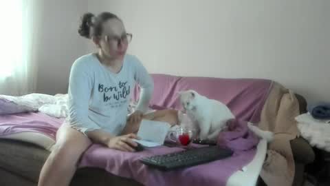 Issabelle online show from February 28, 6:25 am