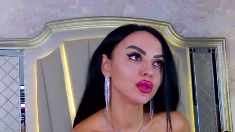 Issadorra online show from March 27, 8:26 am