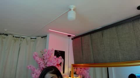 Iseey online show from December 24, 4:00 am