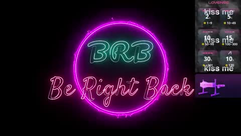 Snapshot of issie_cute chatting on February 11, 7:38 pm Issie online show from February 11, 7:38 pm