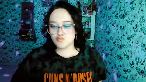 Yiz online show from July 4, 4:40 am