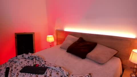 issis_smith online show from October 31, 4:57 am