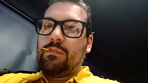 italianbigboy932 online show from April 25, 7:33 am