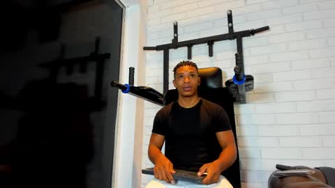 Snapshot of italomoore chatting on September 30, 11:15 am Italo Moore online show from September 30, 11:15 am