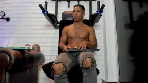 Snapshot of italomoore chatting on October 22, 11:21 am Italo Moore online show from October 22, 11:21 am