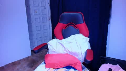 Snapshot of italy__boobs_ chatting on March 19, 3:21 am Sofia online show from March 19, 3:21 am