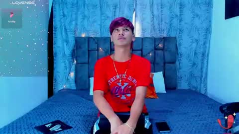ithan_kingtwin online show from June 28, 7:20 pm
