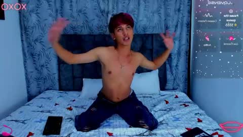 ithan_kingtwin online show from July 9, 7:51 pm
