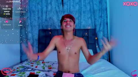 ithan_kingtwin online show from July 19, 6:44 pm