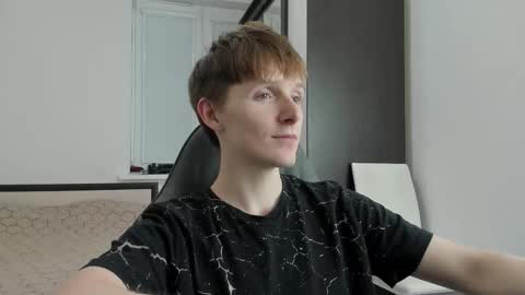 Snapshot of ithan_red chatting on November 27, 6:10 pm Ethan online show from November 27, 6:10 pm