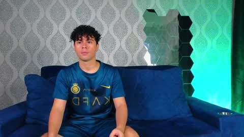 Ithan and Friends online show from January 17, 7:30 am