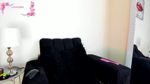 Snapshot of its__angelica_ chatting on June 29, 6:08 pm Angelica online show from June 29, 6:08 pm