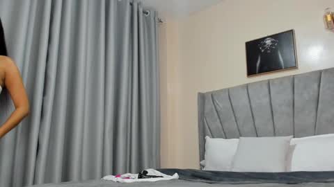 Snapshot of its_canella chatting on March 7, 1:20 am canella online show from March 7, 1:20 am